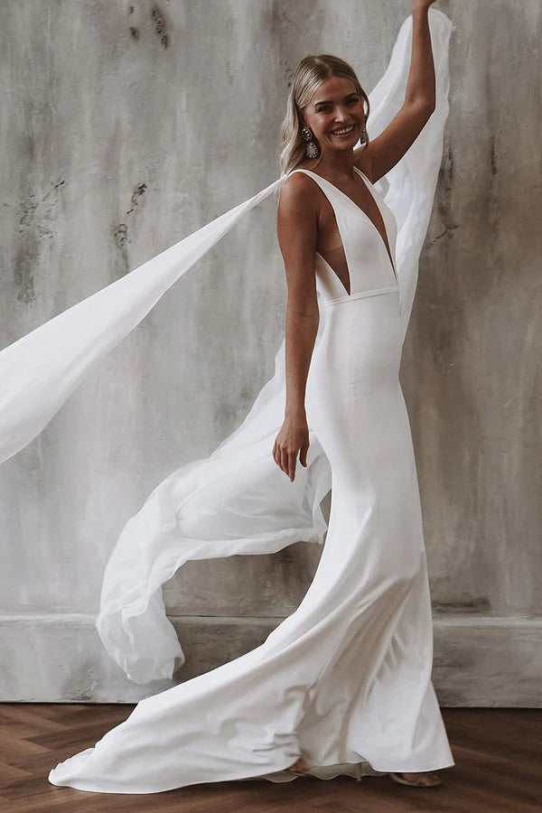 Cut-Out DressSexy deep V-neck ivory minimalist fishtail wedding dress