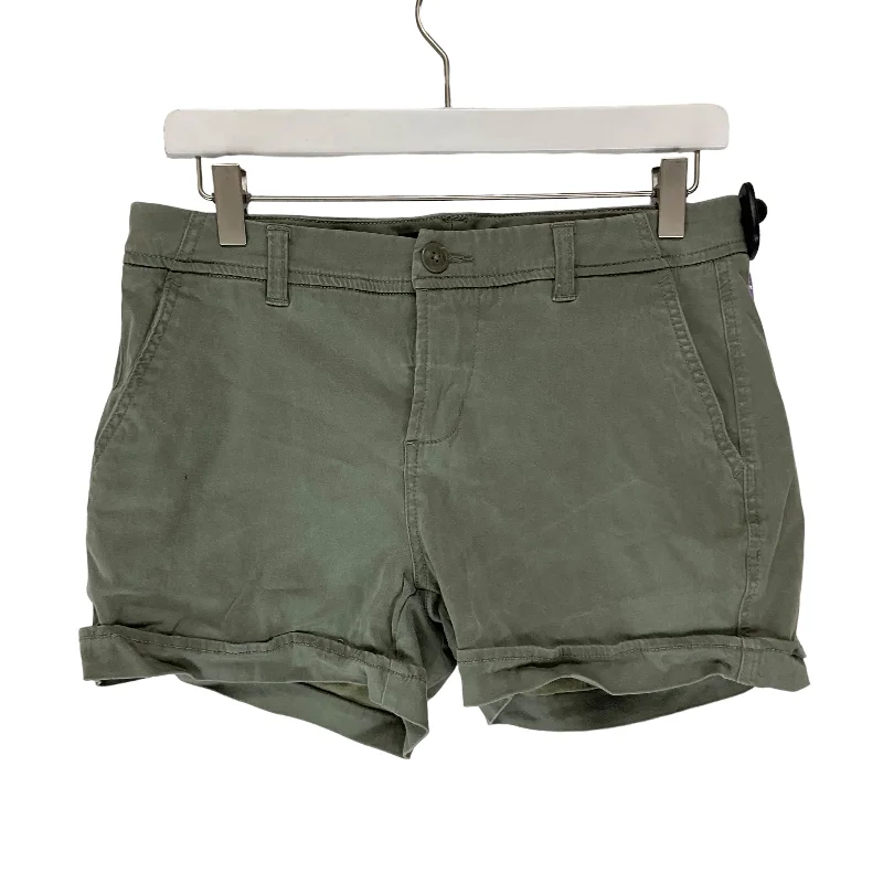 women's lace-up shortsGreen Shorts Liverpool, Size 6