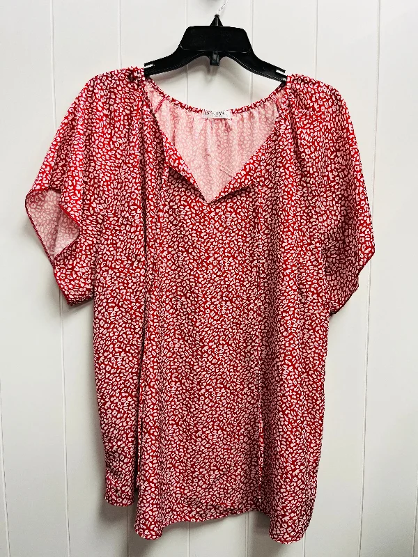 women's tops that offer a perfect blend of style, comfort, and affordabilityTop Short Sleeve By IN VOLAND -   In Red & White, Size: 22