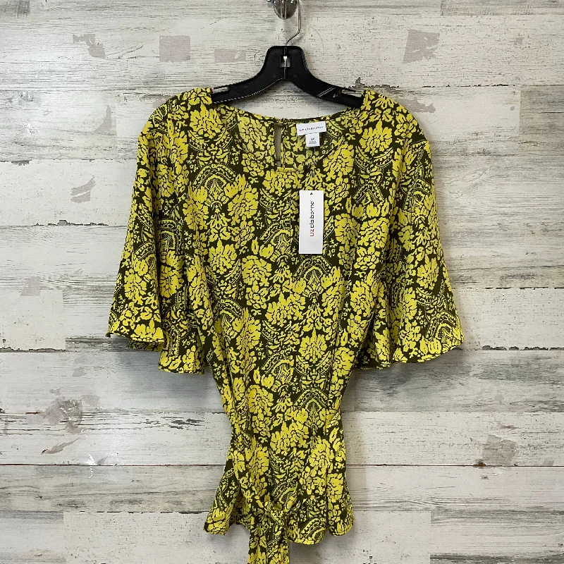 women's tops for those who love to mix and match prints and patternsTop Short Sleeve By Liz Claiborne In Yellow, Size: 2x