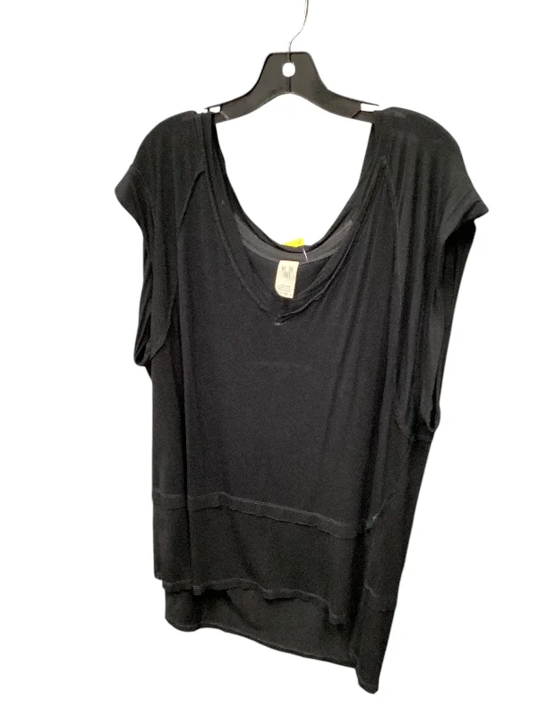 women's tops in solid colorsTop Short Sleeve By We The Free In Black, Size: M