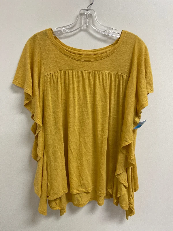 women's tops for those who want to create outfits that are both unique and memorableTop Short Sleeve By Wonderly In Yellow, Size: M